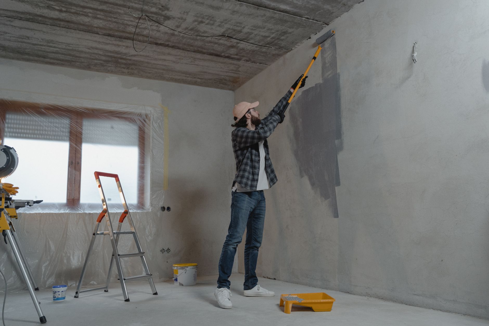 Peintre en bâtiment équipe à Tours